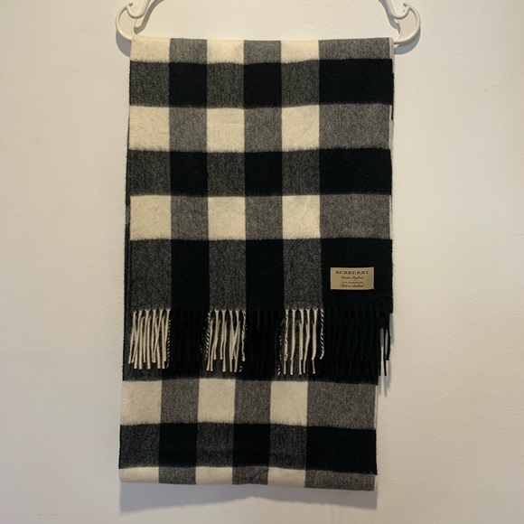 Burberry Black/White HalfMega Check Cashmere Scarf - Picture 2 of 5